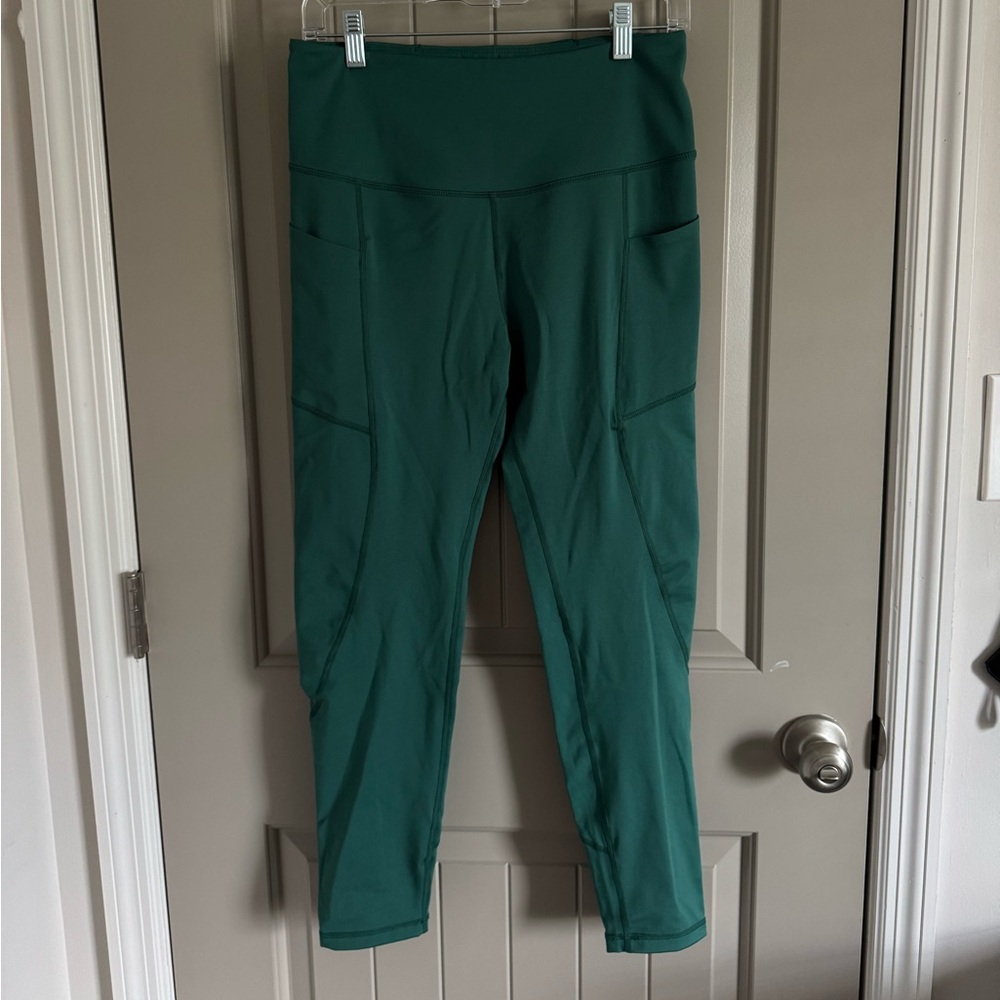 (NWOT) Women's Essentials 7/8 Legging in Green Selkirk